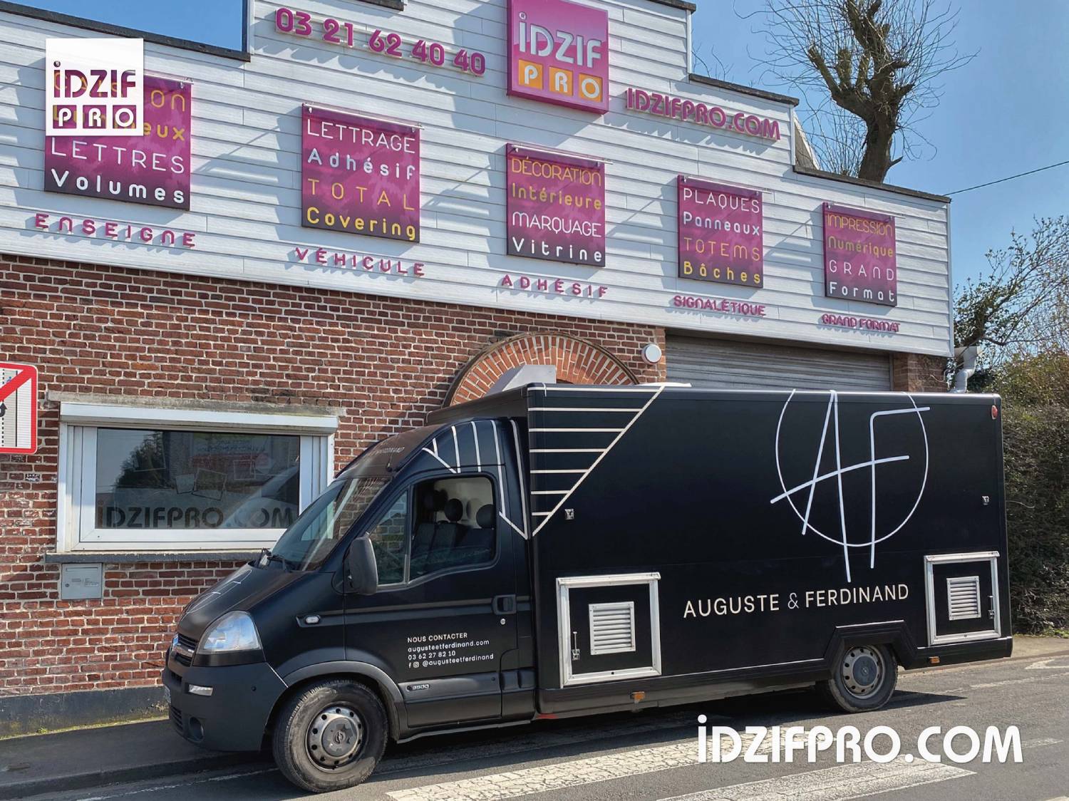 Habillage adhesif sur food tuck Habillage adhesif sur food tuck