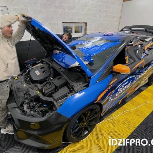 Pose de marquage ford focus RS Pose de marquage ford focus RS