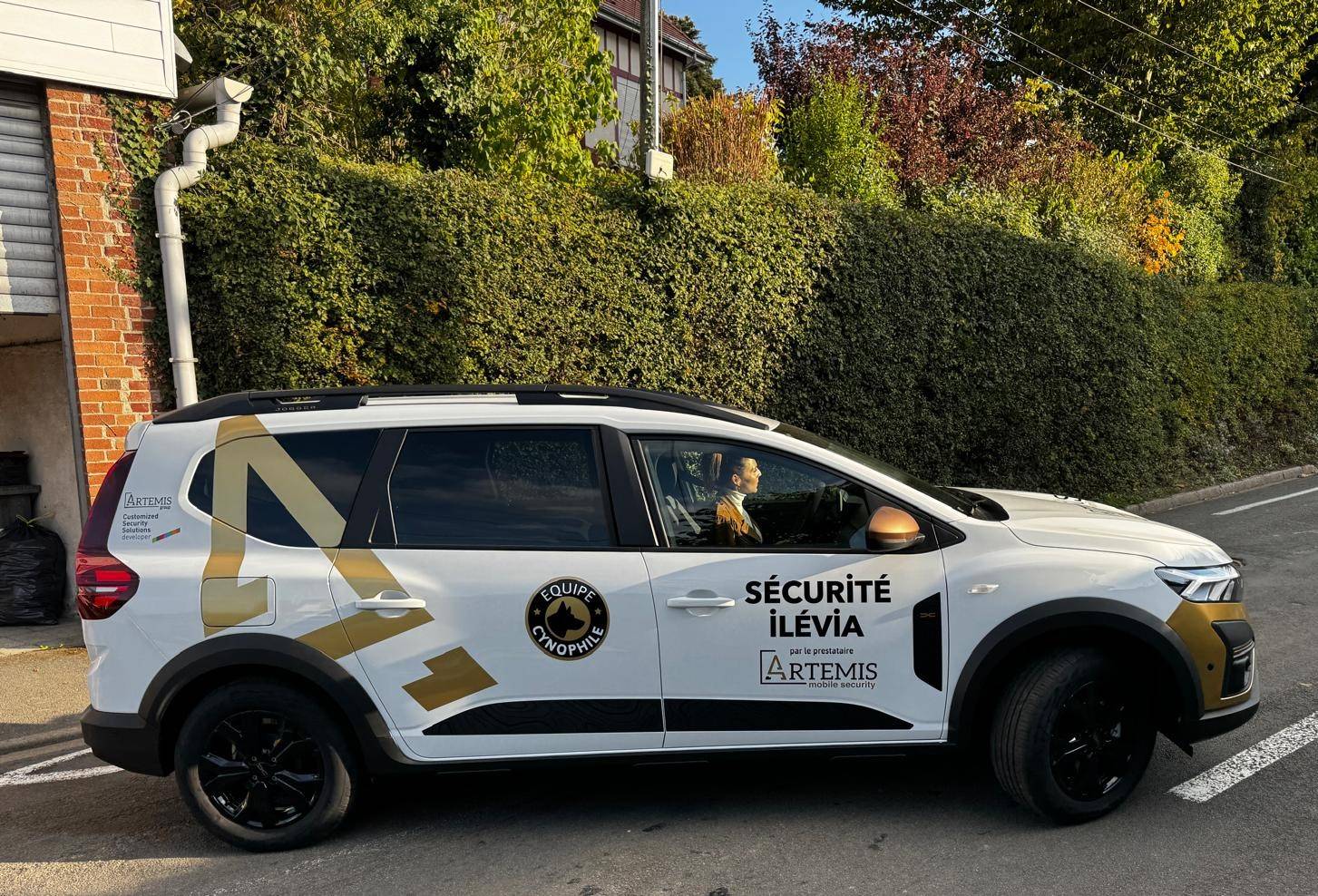 marquage publicitaire adhesif Dacia Jogger marquage publicitaire adhesif Dacia Jogger