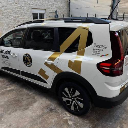 marquage publicitaire en adhesif Dacia Jogger marquage publicitaire en adhesif Dacia Jogger