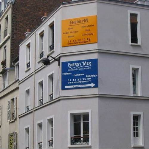 Panneau publicitaire en aluminium monté sur cadre