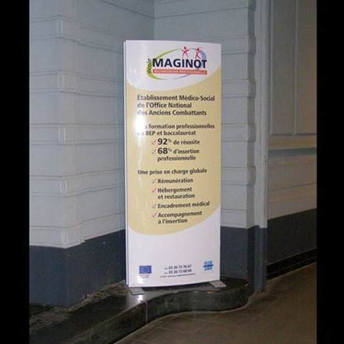 Totem et Signalétique directionnelle : Ecole Maginot pour IPANEMA