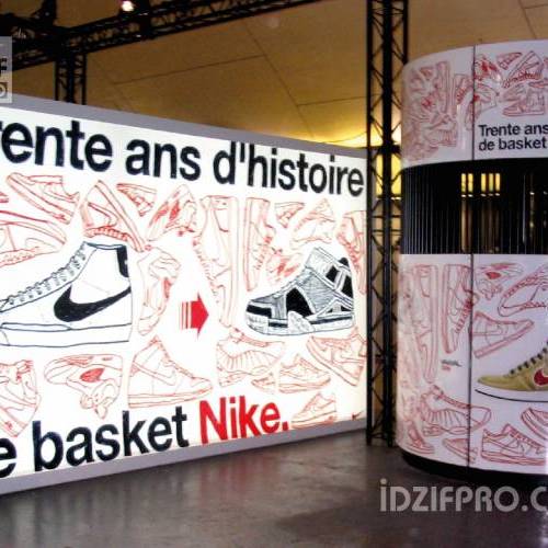 Habillage de stand dans le métro pour opé Nike