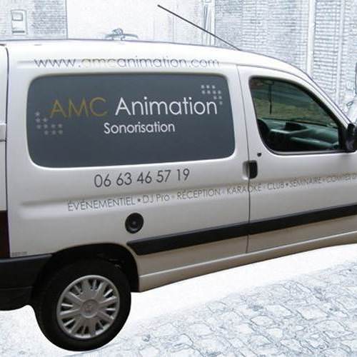 Lettrage adhésif pour publicité sur camionnette de société AMC Animation
