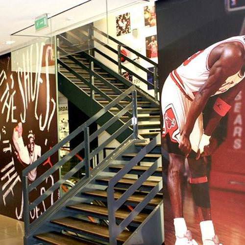 Décoration de vitrines et murs de magasin Nike Jordan