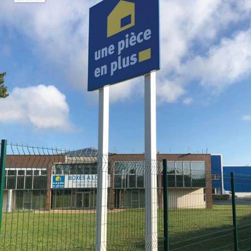 Enseigne sur mâts Enseigne sur mâts