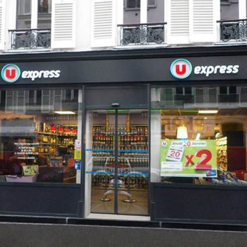 Lettres boîtiers plexiglass U express Lettres boîtiers plexiglass U express