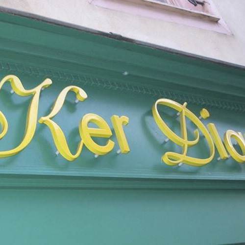 Lettre en volume pour enseigne : Ker Diane Lettre en volume pour enseigne : Ker Diane