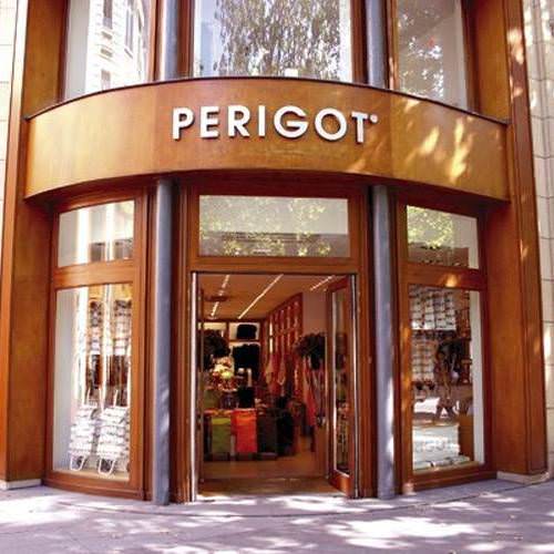 Lettre en volume pour enseigne de magasin Perigot